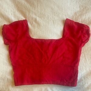 Red cropped short sleeve top